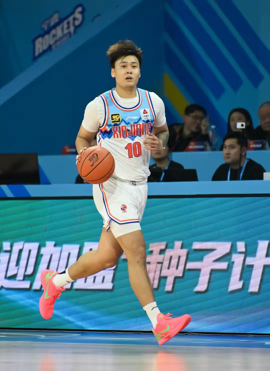 开云体育-赛后犹他爵士队长鼓劲——CBA季后赛节点到来，信心回归，纪律约束更严格的简单介绍