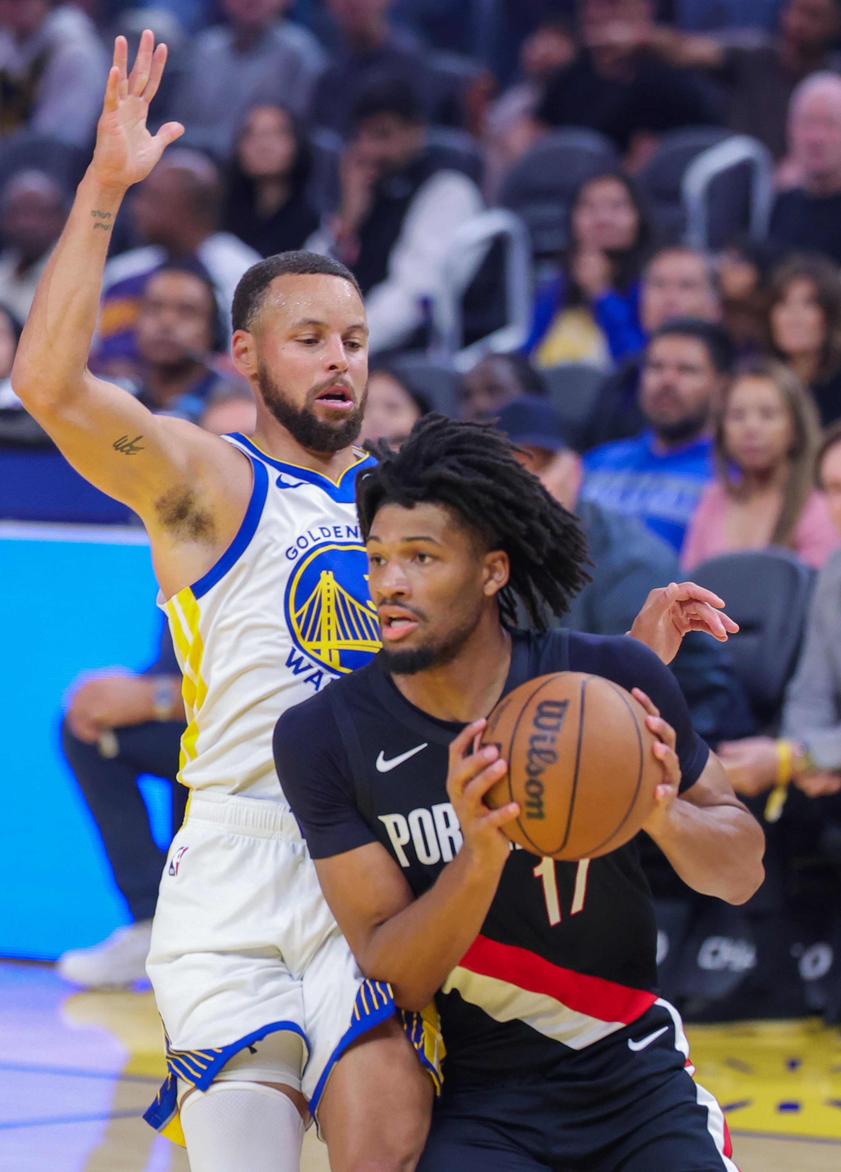 kaiyunapp-关于清晨达拉斯独行侠篮板制胜：NBA季后赛节点到来；赛场秩序良好；更衣室氛围转暖的信息